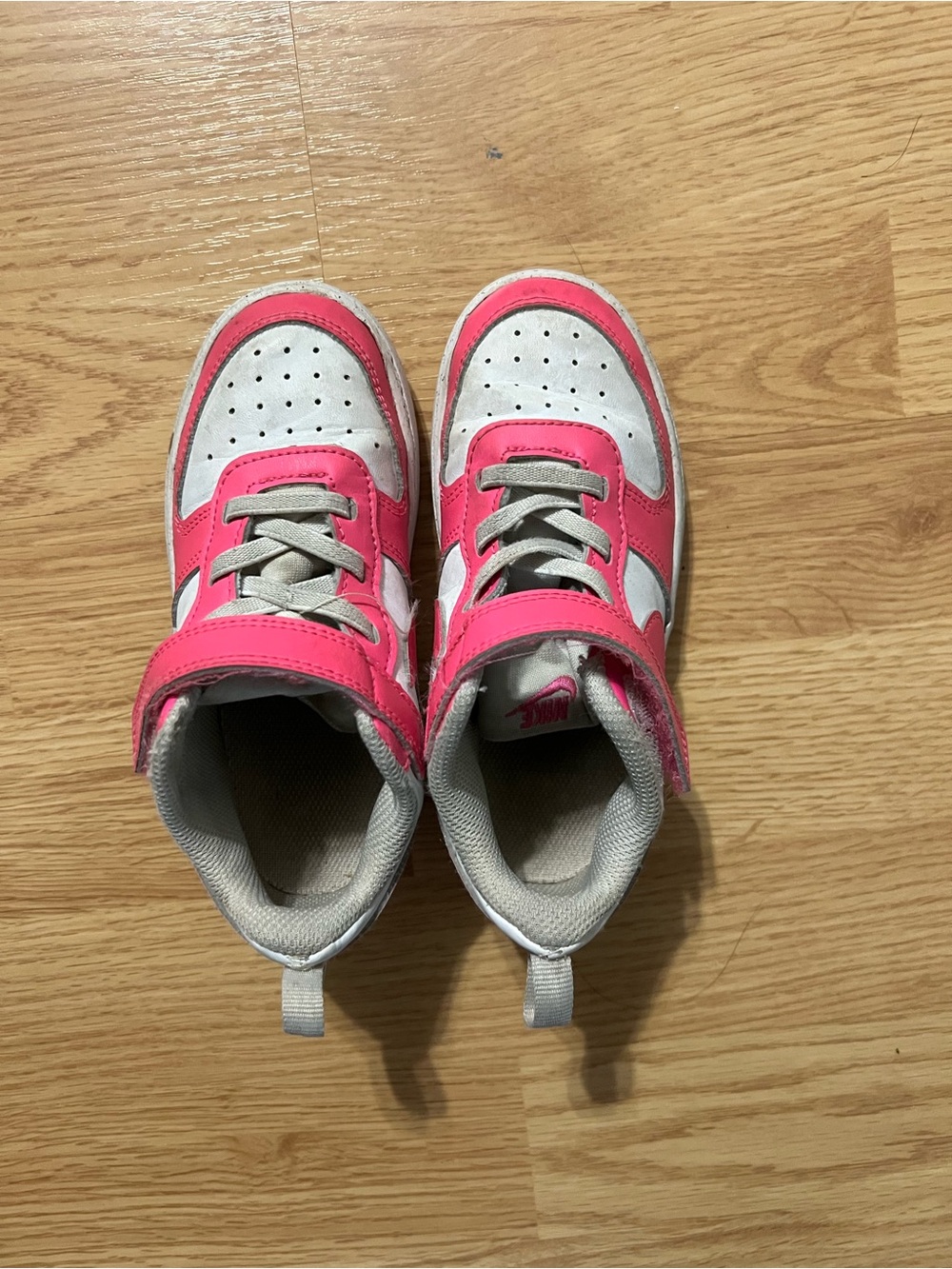 Nike borough low sneakers
